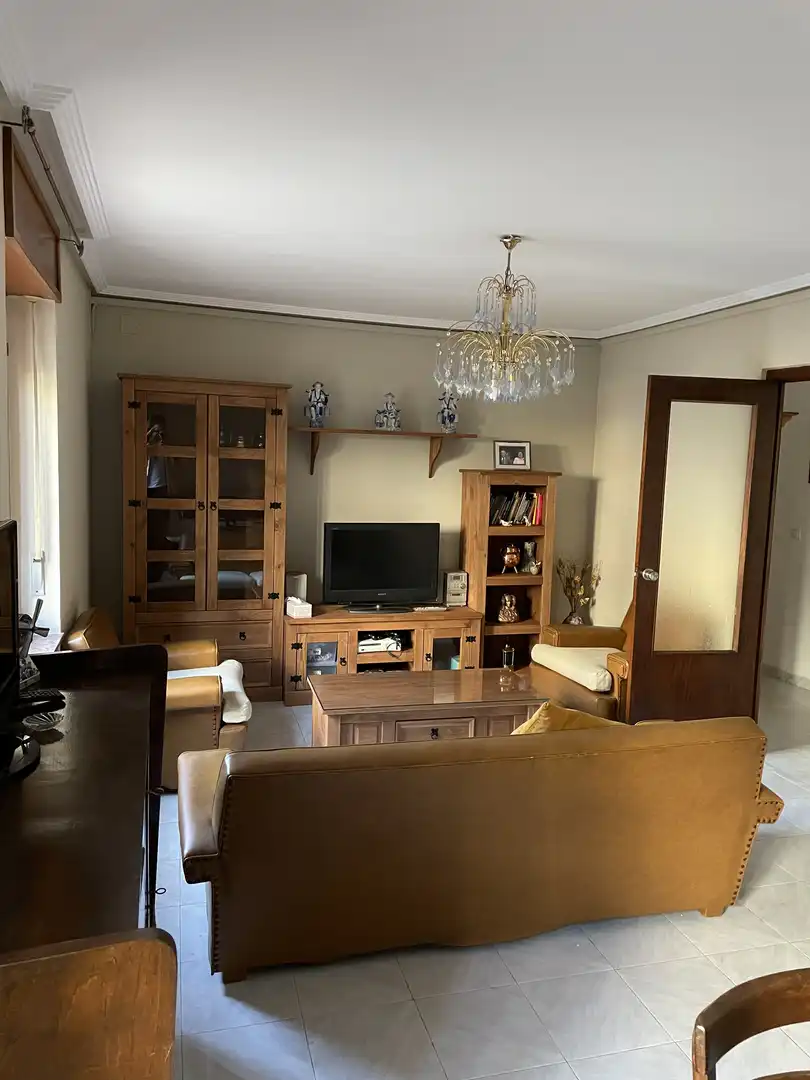 Erdgeschoss zur Miete in Calle Iglesia, 17, Villadangos del Páramo Wohnzimmer von Erdgeschoss zur Miete in Villadangos del Páramo mit Heizung und Möbliert