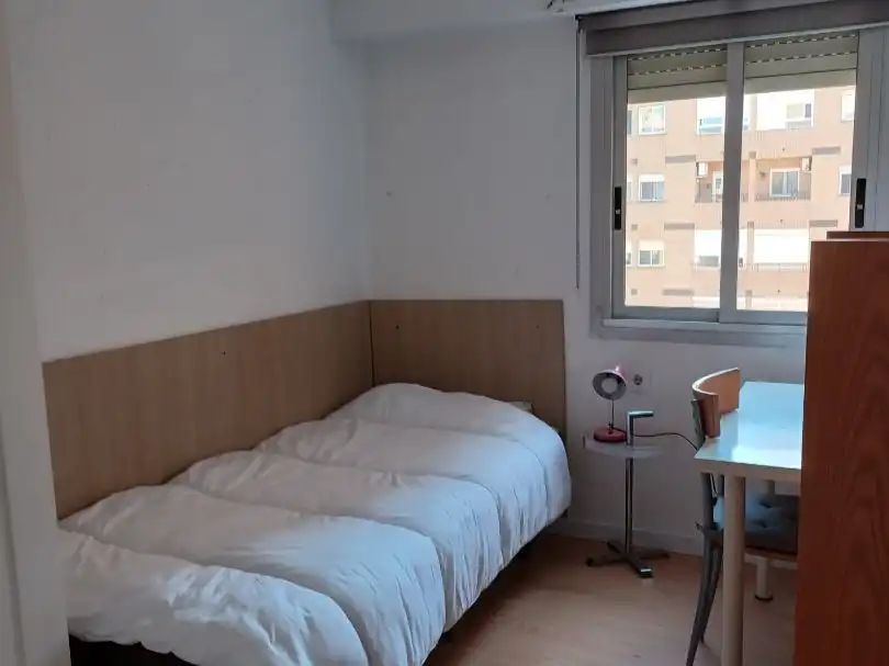 Zimmer in Carrer de Vinaròs, 20, Sant Llorenç - Zona Alfahuir Schlafzimmer von Wohnung zur untervermieten in Valencia mit Parkett, Möbliert und Balkon