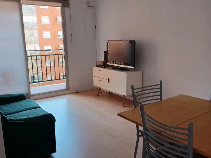 Zimmer in Carrer de Vinaròs, 20, Sant Llorenç - Zona Alfahuir Wohnzimmer von Wohnung zur untervermieten in Valencia mit Parkett, Möbliert und Balkon