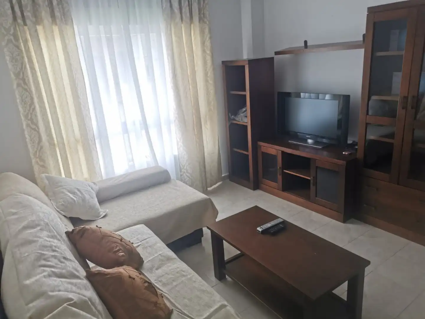 Dúplex de lloguer a Calle Cura, 41, Baeza Sala d'estar de Dúplex de lloguer en Baeza amb Aire condicionat, Moblat i Forn