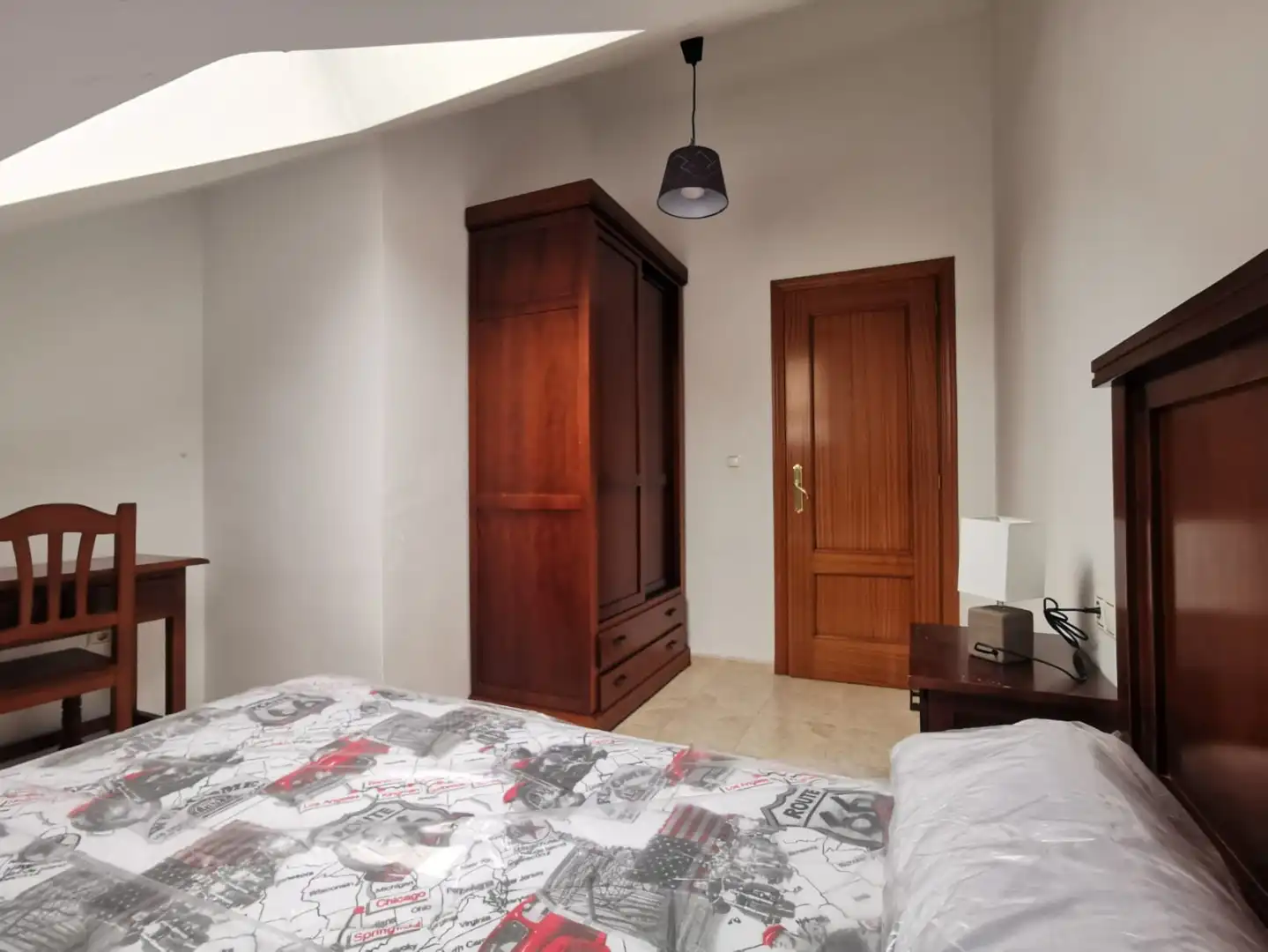 Dúplex de lloguer a Calle Cura, 41, Baeza Dormitori de Dúplex de lloguer en Baeza amb Aire condicionat, Moblat i Forn