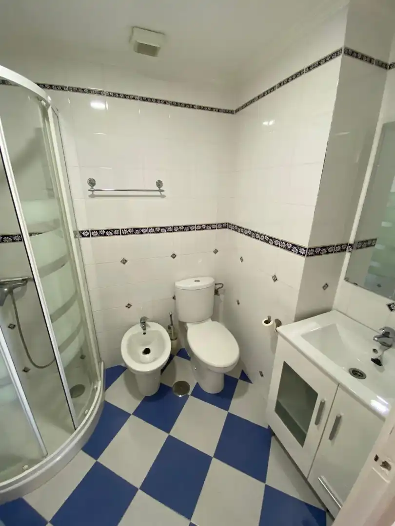Flat for rent in Calle Tornado, 11, Ciudad Aljarafe Bathroom of Flat for rent in Mairena del Aljarafe with Air Conditioner, Terrace and Furnished