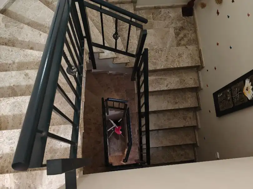 Einfamilien-Reihenhaus zum Verkauf in Avinguda de Los Tulipans, 1, Núcleo Urbano Einfamilien-Reihenhaus zum Verkauf in La Pobla de Vallbona mit Klimaanlage, Terrasse und Schwimmbad