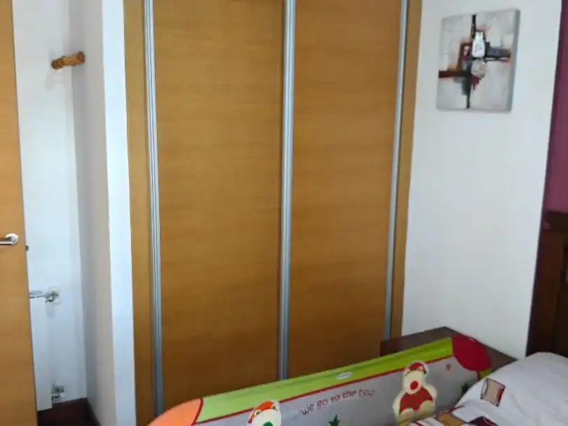 Einfamilien-Reihenhaus zum Verkauf in Avinguda de Los Tulipans, 1, Núcleo Urbano Schlafzimmer von Einfamilien-Reihenhaus zum Verkauf in La Pobla de Vallbona mit Klimaanlage, Terrasse und Schwimmbad