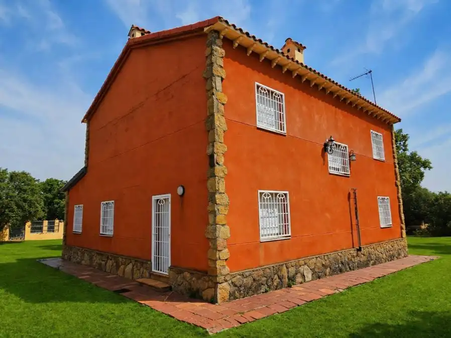 Casa o chalet en venta en Camino del Cruce, 325, Fresno de Cantespino Vista exterior de Casa o chalet en venta en Fresno de Cantespino con Jardín privado y Terraza