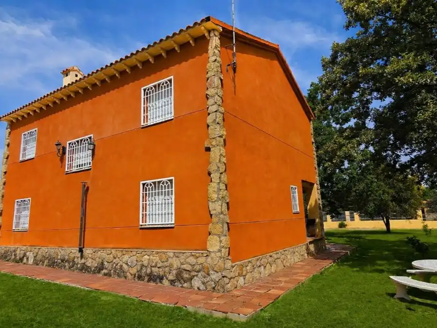 Casa o chalet en venta en Camino del Cruce, 325, Fresno de Cantespino Vista exterior de Casa o chalet en venta en Fresno de Cantespino con Jardín privado y Terraza