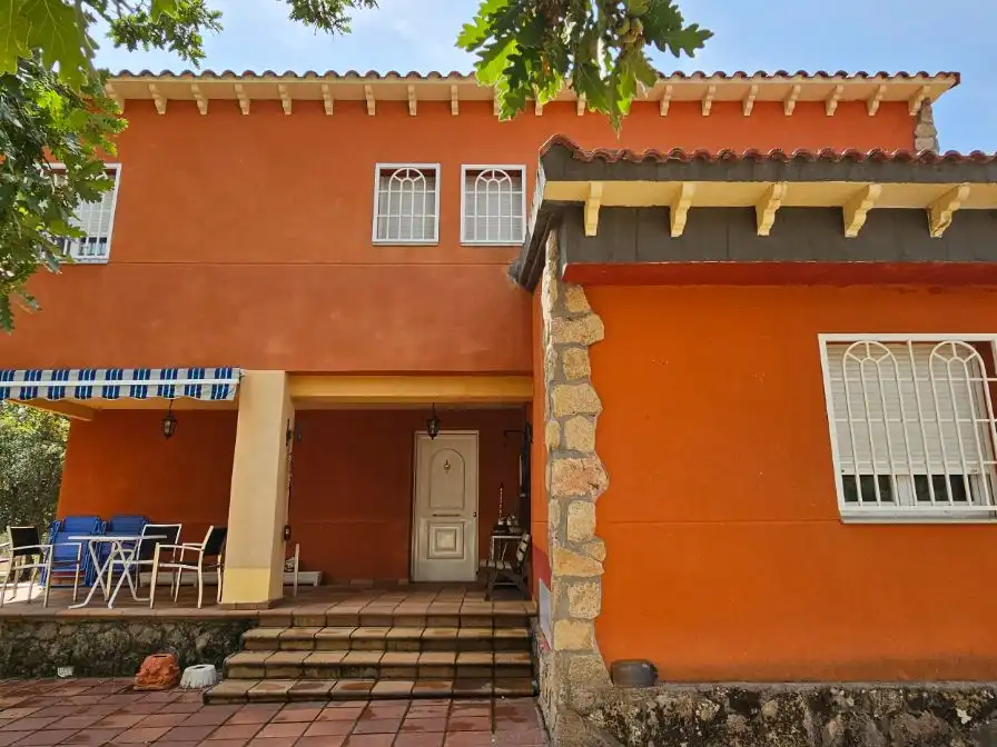 Casa o chalet en venta en Camino del Cruce, 325, Fresno de Cantespino Vista exterior de Casa o chalet en venta en Fresno de Cantespino con Jardín privado y Terraza