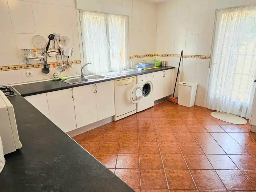 Casa o chalet en venta en Camino del Cruce, 325, Fresno de Cantespino Cocina de Casa o chalet en venta en Fresno de Cantespino con Jardín privado y Terraza
