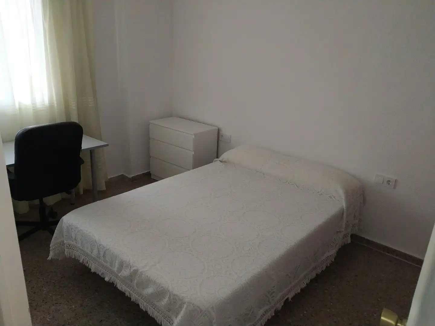 Habitación de Piso de alquiler en Murcia con Aire acondicionado, Terraza y Amueblado