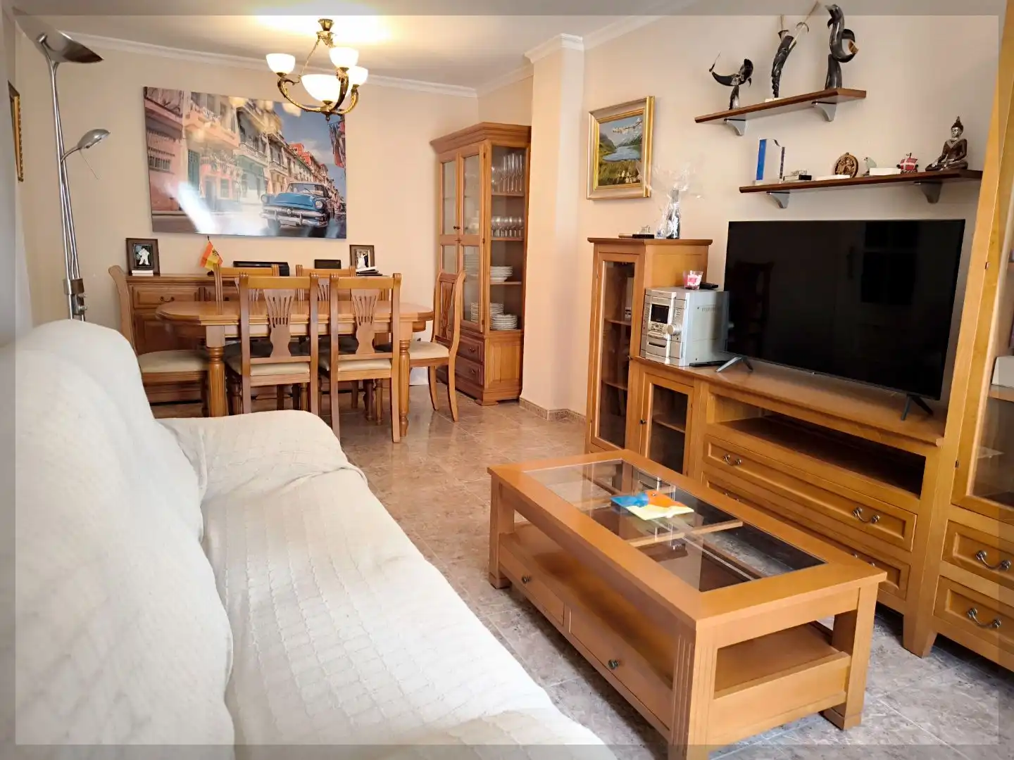 Piso en venta en Calle Pérez Galdós, 22, Nueva Andalucía Sala de estar de Piso en venta en Almería con Aire acondicionado, Calefacción y Amueblado