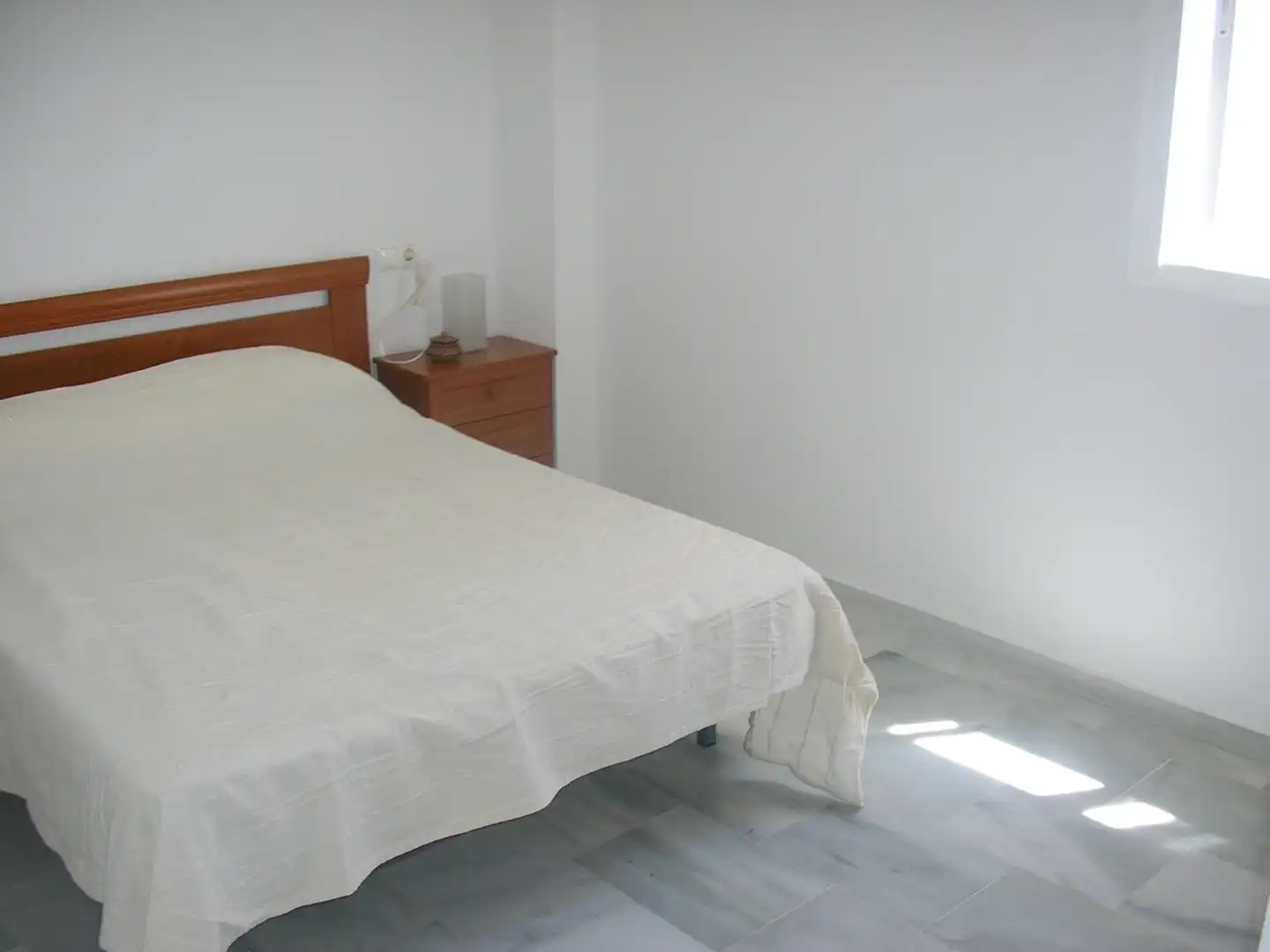 Pis en venda a Calle Arquitecto Pinto, 10, Reina Victoria - Matadero Dormitori de Pis en venda en Huelva Capital amb Balcó