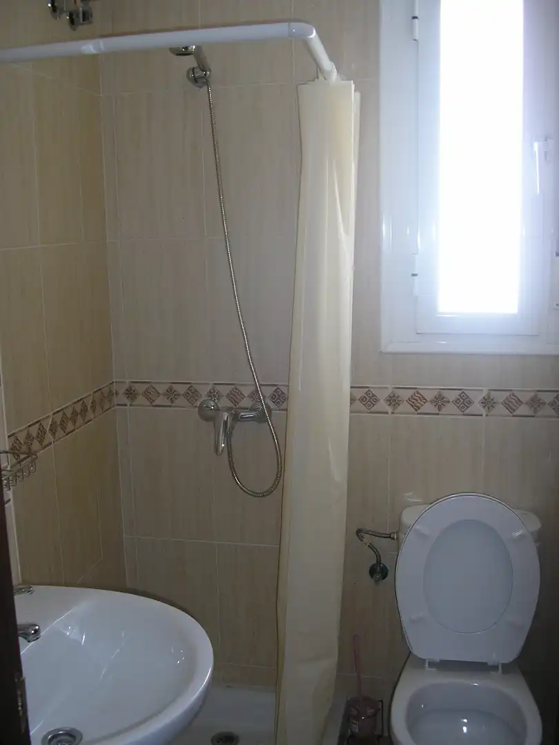 Pis en venda a Calle Arquitecto Pinto, 10, Reina Victoria - Matadero Bany de Pis en venda en Huelva Capital amb Balcó