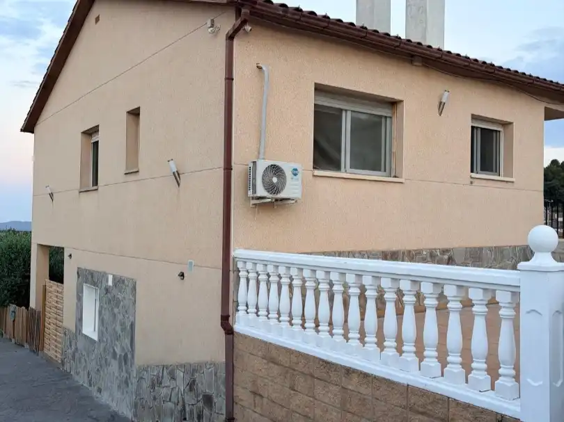 Vista exterior de Casa o chalet en venta en Bigues i Riells del Fai con Aire acondicionado, Terraza y Balcón