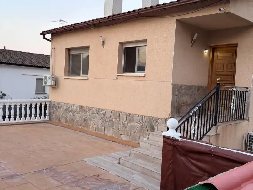 Vista exterior de Casa o chalet en venta en Bigues i Riells del Fai con Aire acondicionado, Terraza y Balcón
