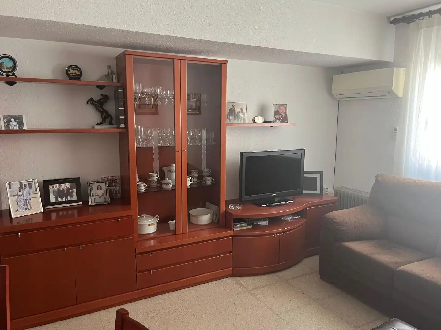 Sala d'estar de Planta baixa en venda en Mequinenza amb Aire condicionat i Moblat