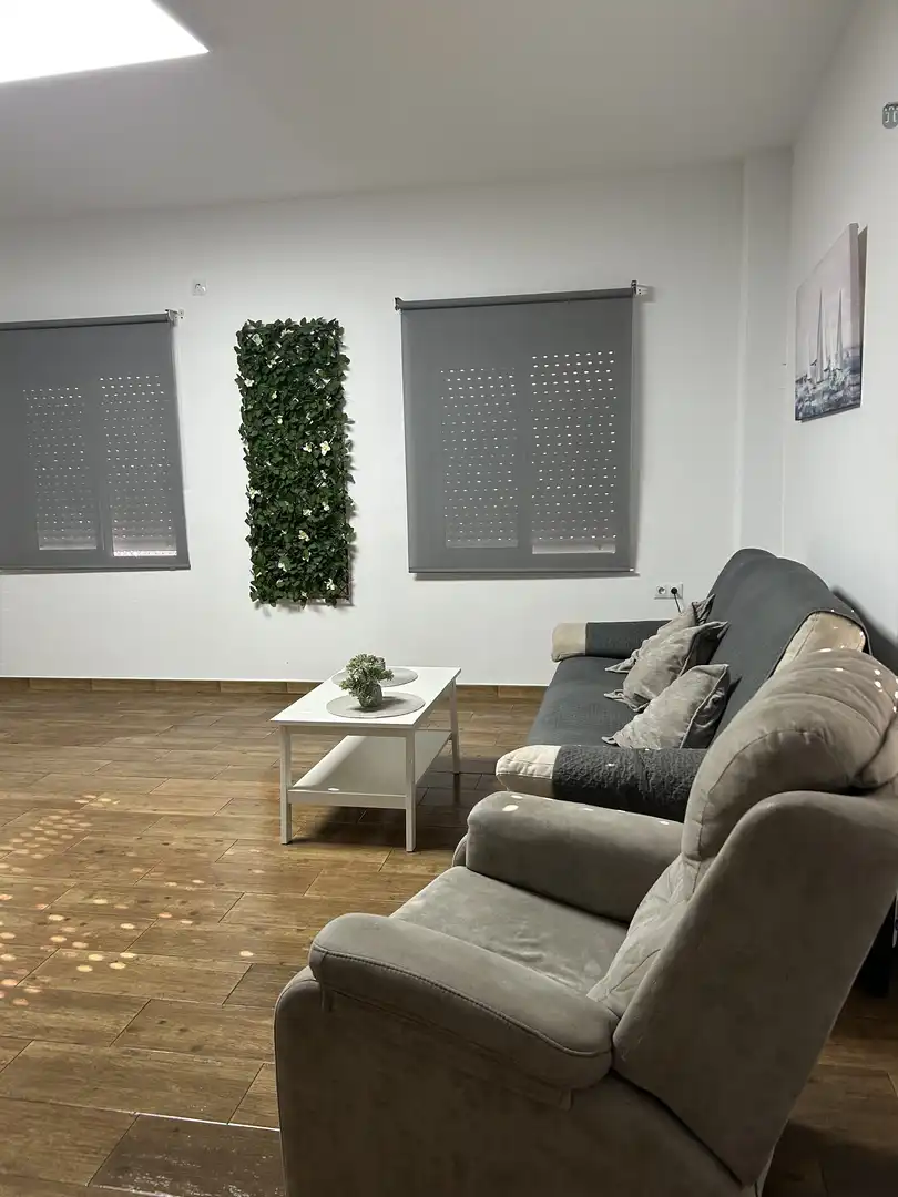 Planta baixa de lloguer a Calle Duero, 15, Vista Azul - Consolación Sala d'estar de Planta baixa de lloguer en Dos Hermanas amb Aire condicionat, Calefacció i Moblat