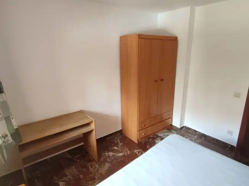 Pis de lloguer a Avenida de Andalucía, 7, Hospital Dormitori de Pis de lloguer en Jaén Capital amb Aire condicionat i Terrassa
