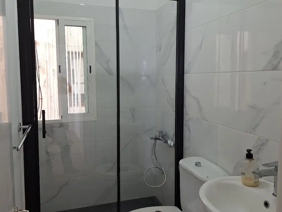 Piso de alquiler en Calle Demetria, 28, Schamann - Rehoyas Baño de Piso de alquiler en Las Palmas de Gran Canaria con Parquet y Amueblado