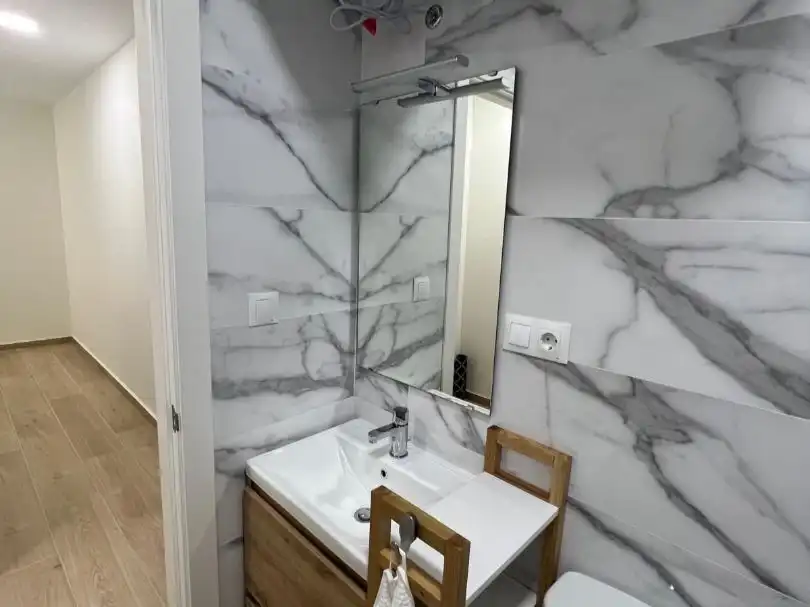 Piso de alquiler en Calle Tello de Guzmán, 1, Tiro de Línea Baño de Piso de alquiler en Sevilla con Aire acondicionado y Amueblado