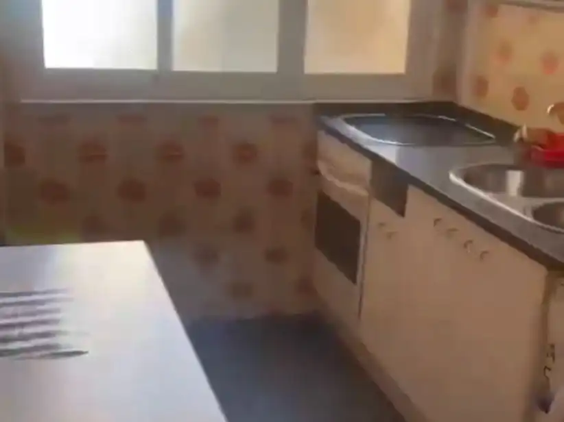 Flat for rent in Paseo de Carmelitas, 81, San Vicente - Las Úrsulas Kitchen of Flat for rent in Salamanca with Heating, Parquet flooring and Terrace
