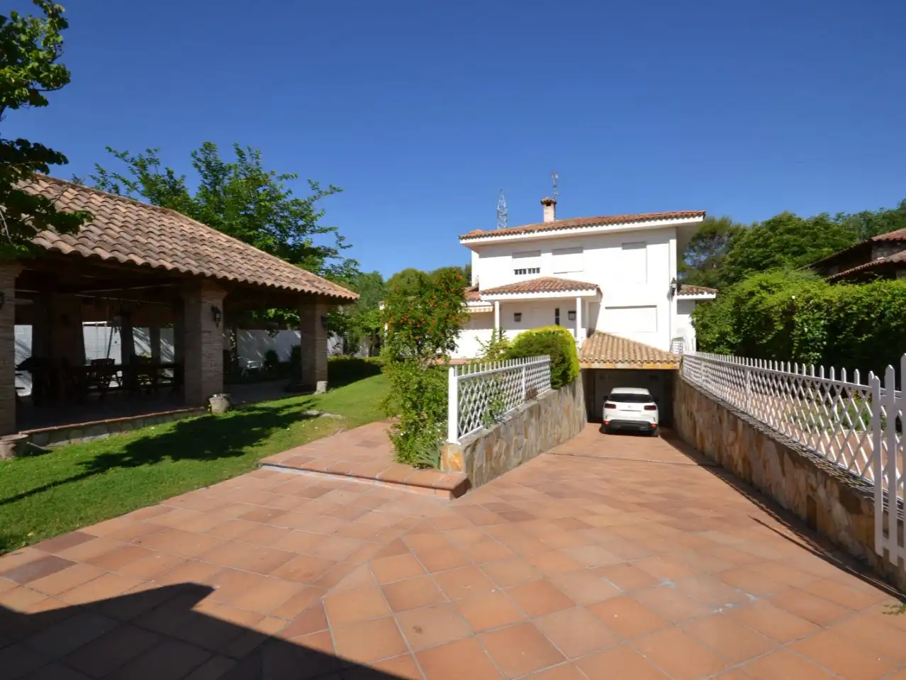 Houses for sale in Peñas Albas - Zulema Garden of Houses for sale in Villalbilla with Air Conditioner, Terrace and Swimming Pool