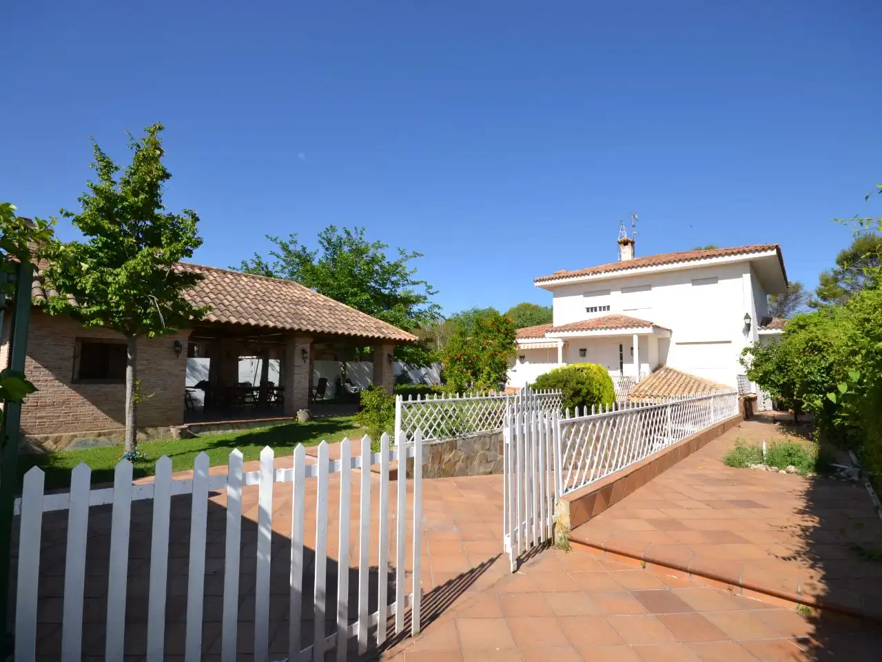 Houses for sale in Peñas Albas - Zulema Garden of Houses for sale in Villalbilla with Air Conditioner, Terrace and Swimming Pool