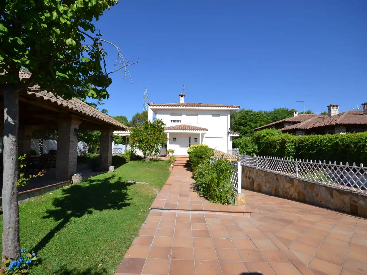 Houses for sale in Peñas Albas - Zulema Garden of Houses for sale in Villalbilla with Air Conditioner, Terrace and Swimming Pool