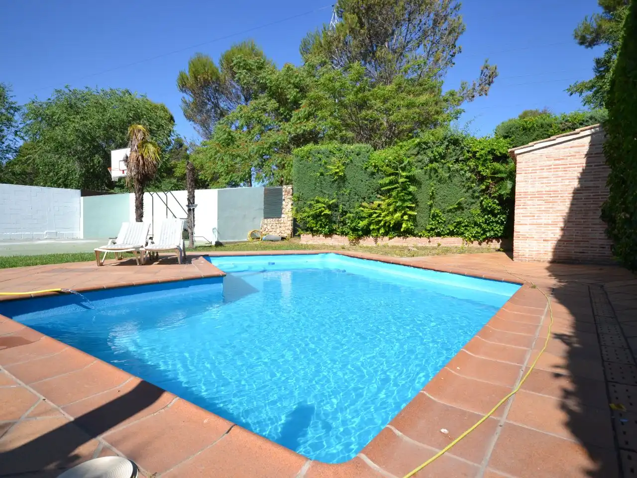 Houses for sale in Peñas Albas - Zulema Swimming pool of Houses for sale in Villalbilla with Air Conditioner, Terrace and Swimming Pool