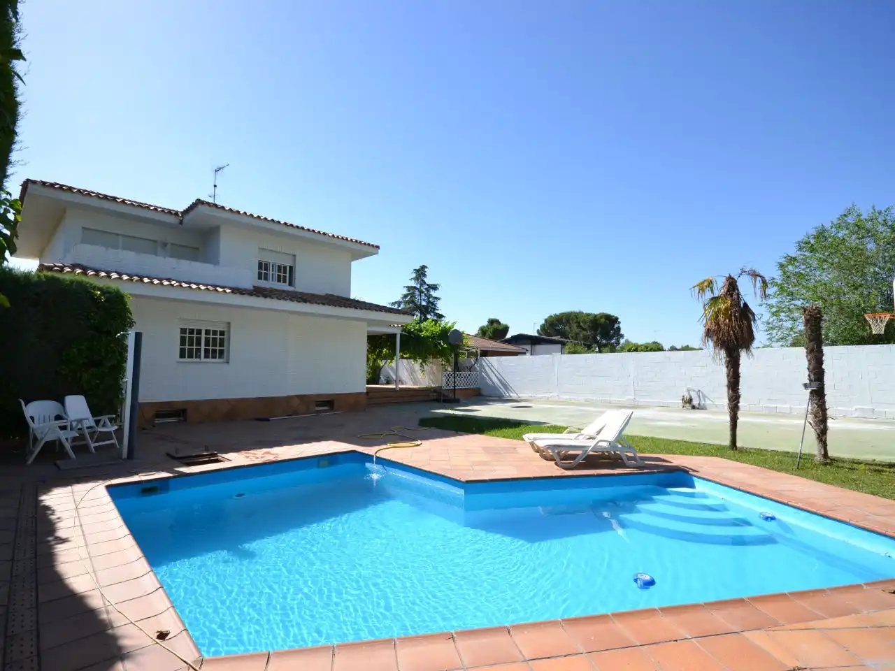 Houses for sale in Peñas Albas - Zulema Swimming pool of Houses for sale in Villalbilla with Air Conditioner, Terrace and Swimming Pool
