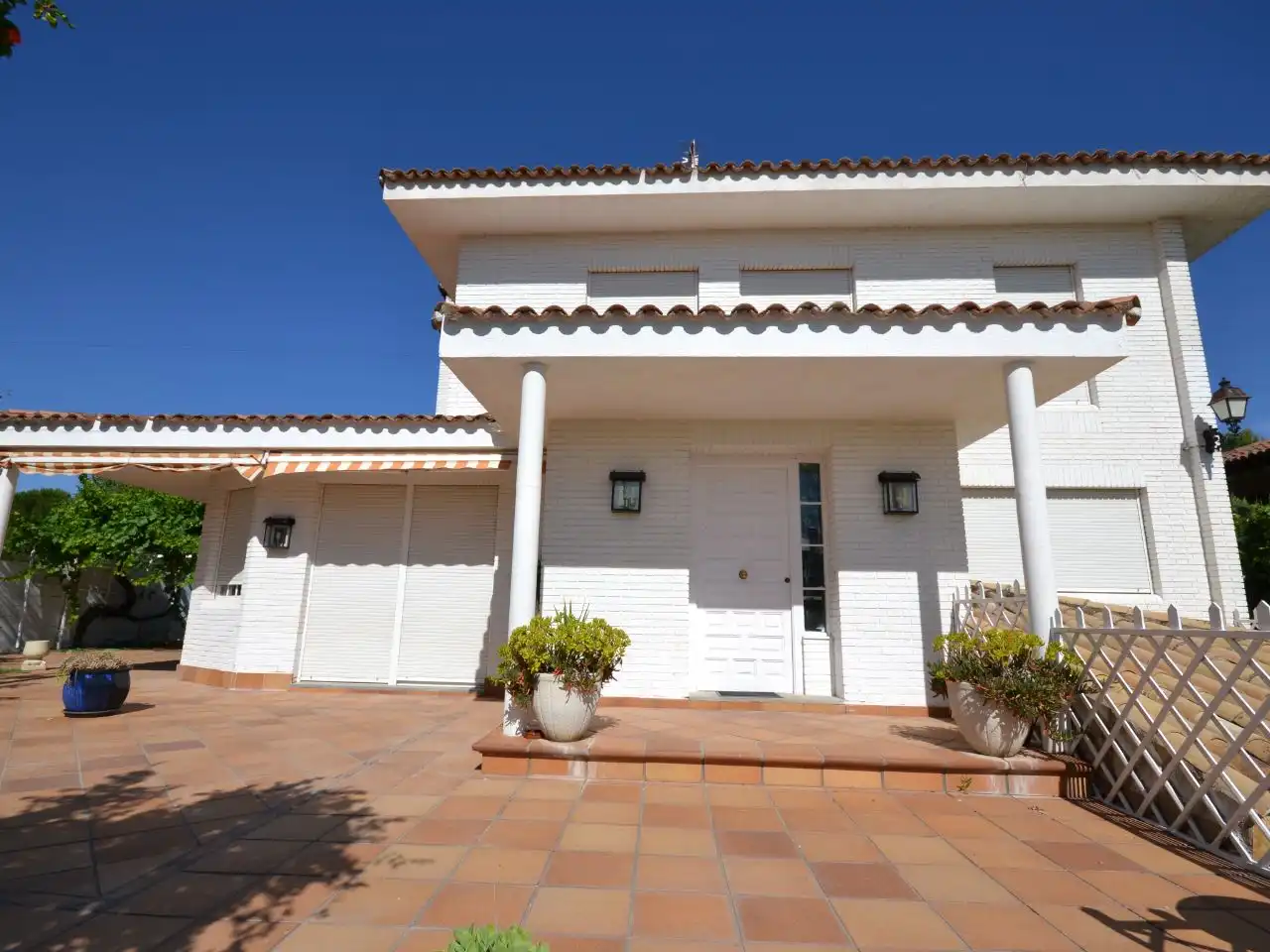 Houses for sale in Peñas Albas - Zulema Exterior view of Houses for sale in Villalbilla with Air Conditioner, Terrace and Swimming Pool
