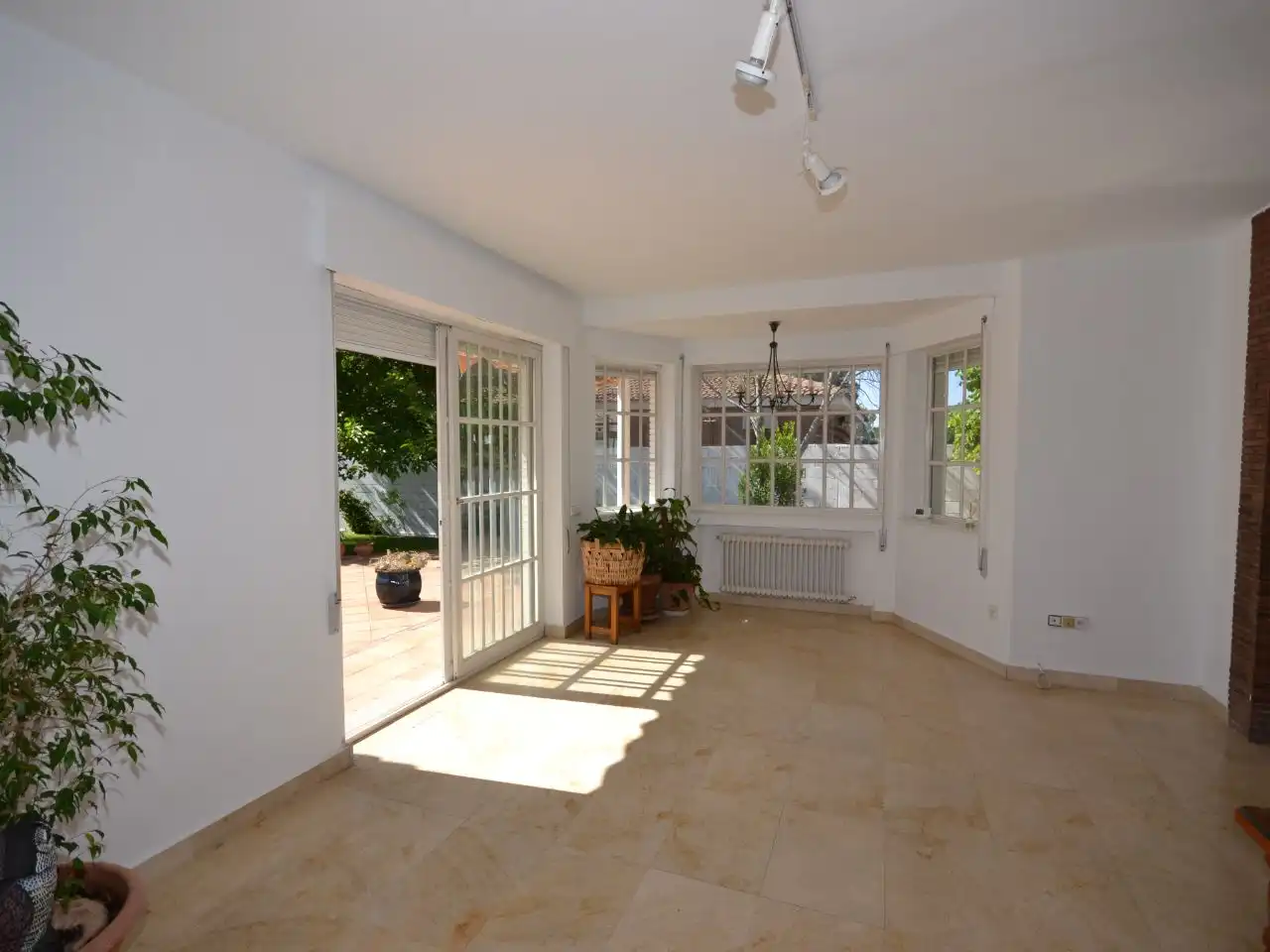 Houses for sale in Peñas Albas - Zulema Houses for sale in Villalbilla with Air Conditioner, Terrace and Swimming Pool