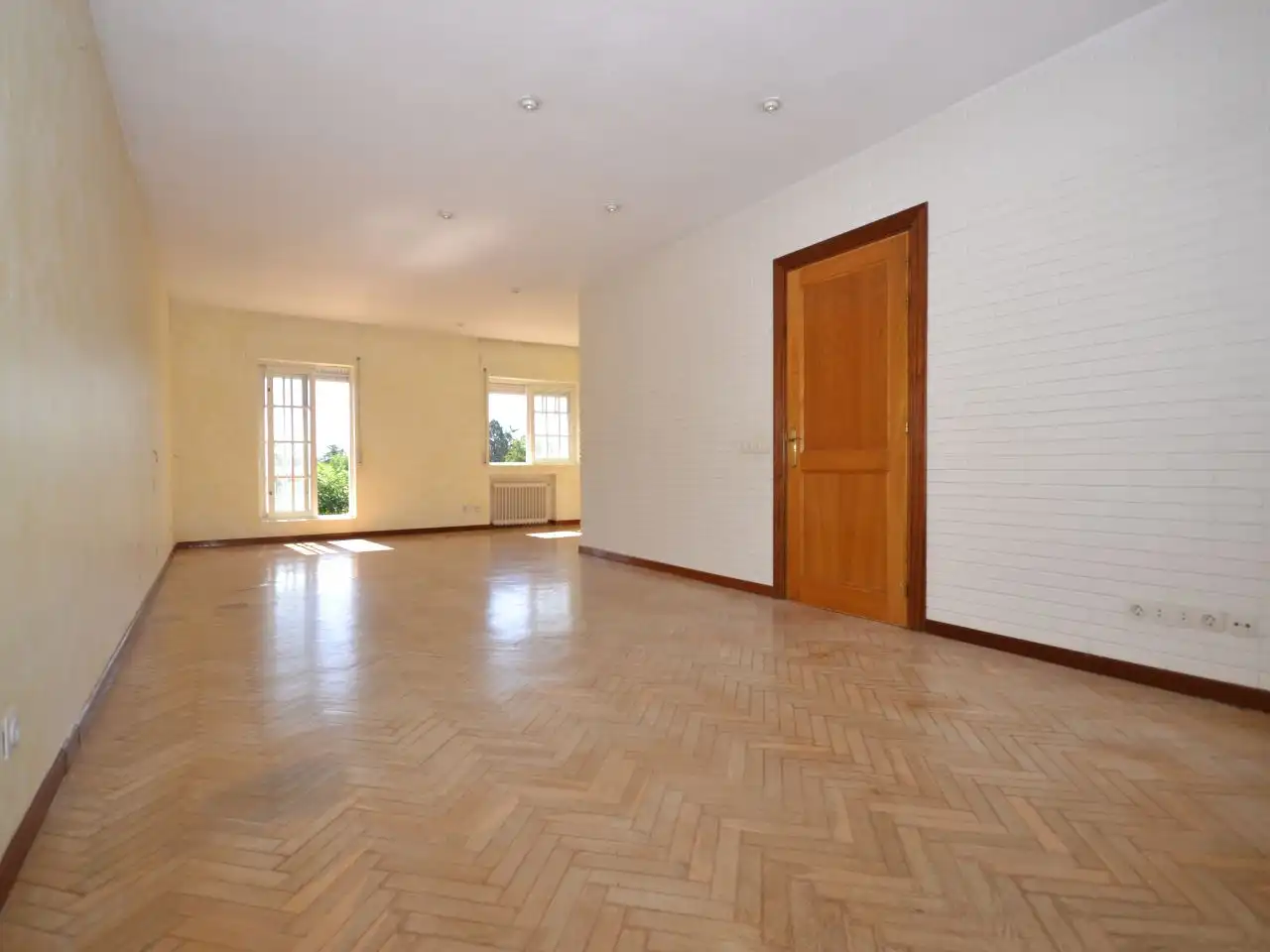 Houses for sale in Peñas Albas - Zulema Living room of Houses for sale in Villalbilla with Air Conditioner, Terrace and Swimming Pool