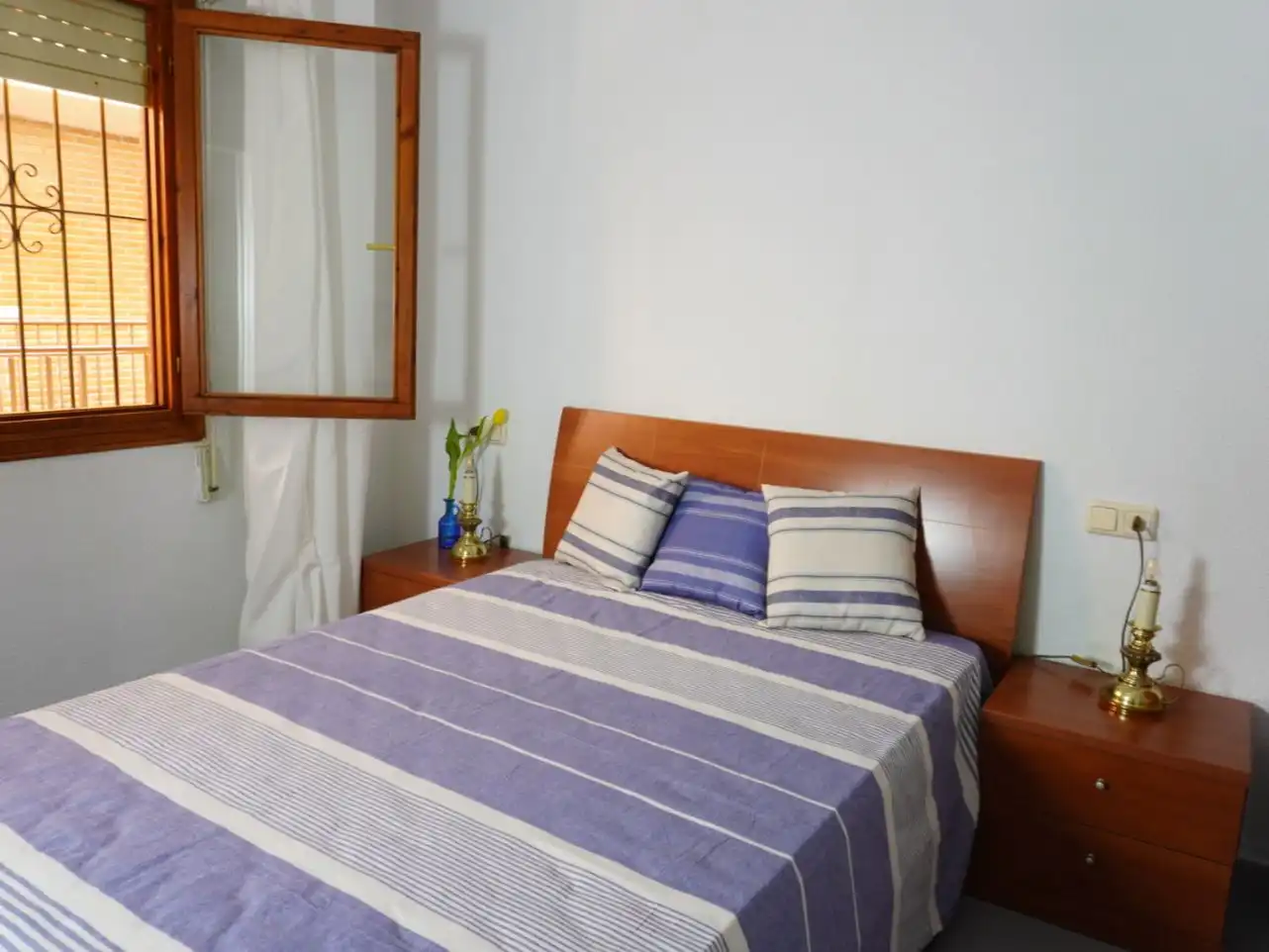 Bedroom of Apartments for rent in Torrevieja  with Furnished and Balcony