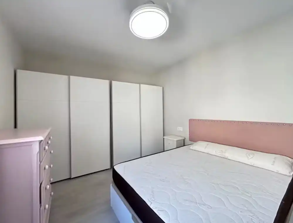 Pis de lloguer a Calle Xauen, 13, Barrio de Zaidín Dormitori de Pis de lloguer en Granada amb Aire condicionat, Calefacció i Terrassa