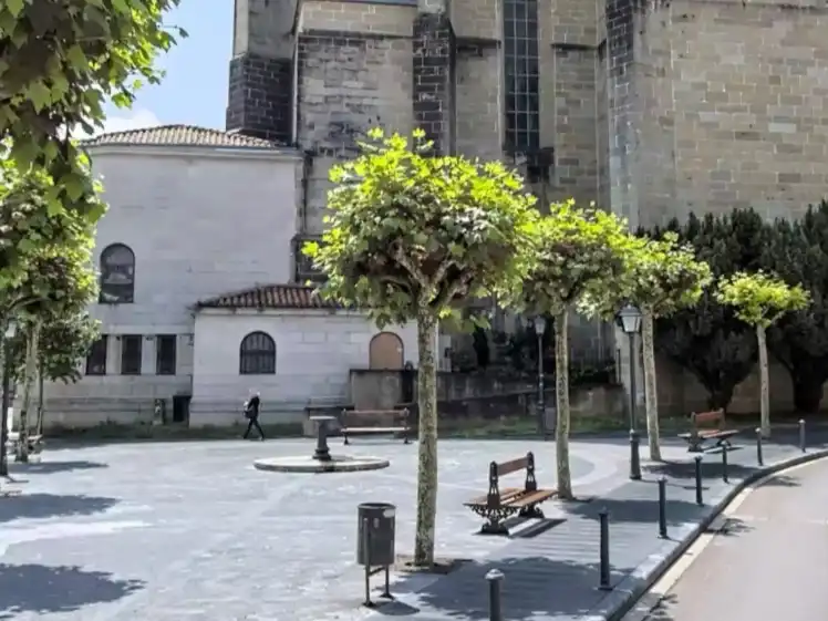 Habitación en Santiago Kalea, 46, Centro - Mendibil - Santiago Vista exterior de Apartamento para compartir en Irun con Aire acondicionado, Calefacción y Terraza