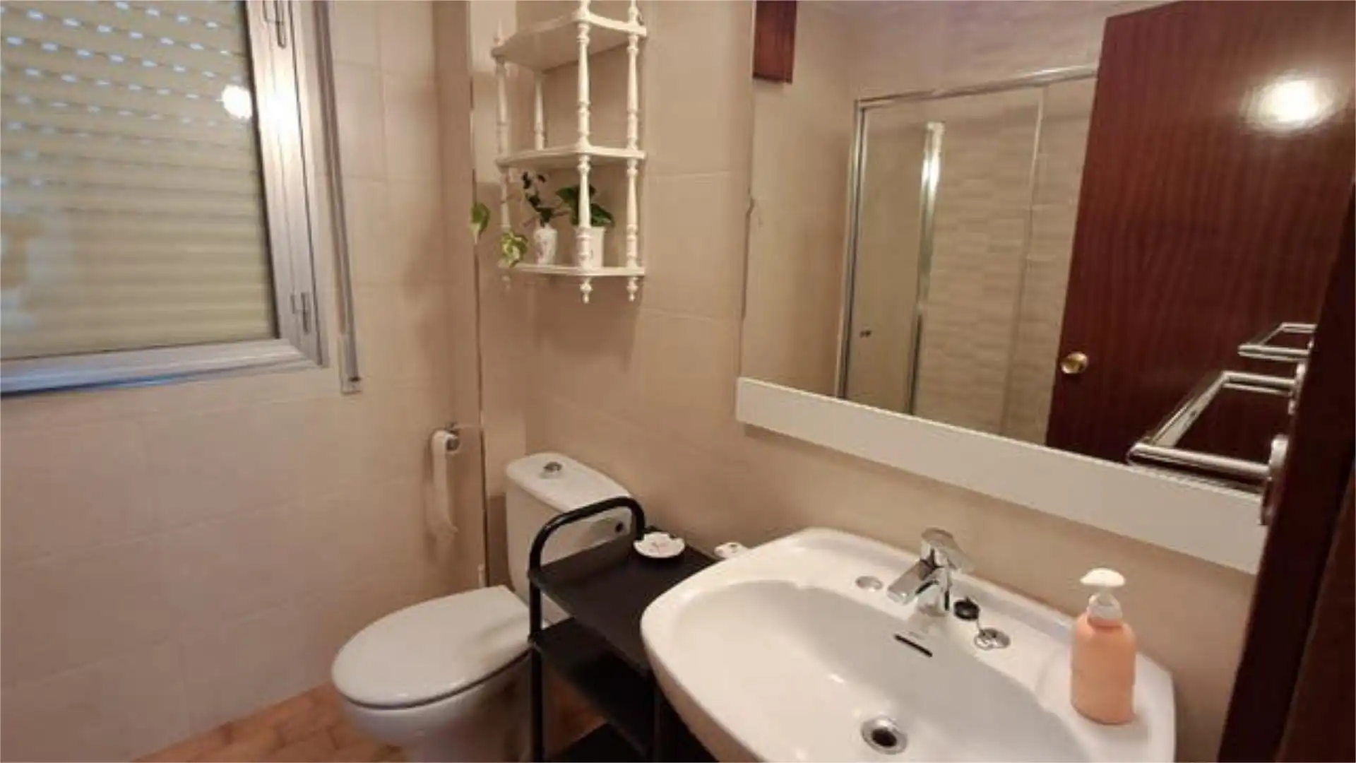 Flat for rent in Lalín Bathroom of Flat for rent in Lalín with Heating, Storage room and Furnished