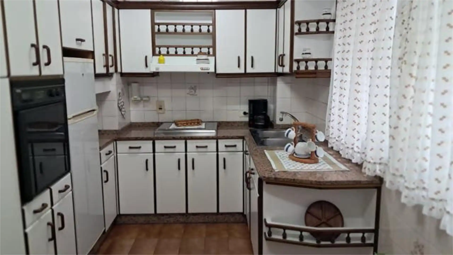 Flat for rent in Lalín Kitchen of Flat for rent in Lalín with Heating, Storage room and Furnished
