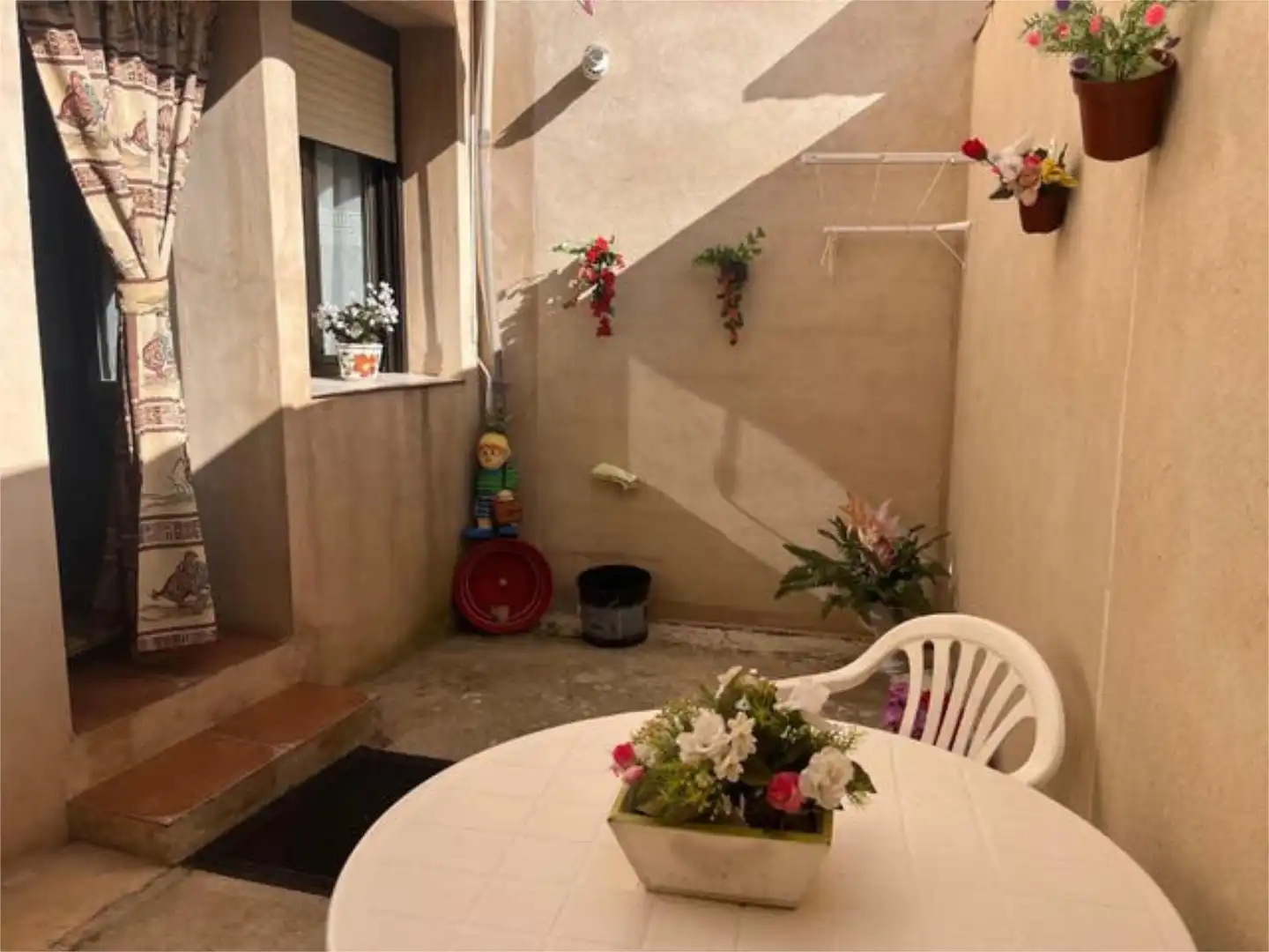 Casa o chalet de alquiler en San Clemente Terraza de Casa o chalet de alquiler en San Clemente con Calefacción, Jardín privado y Amueblado