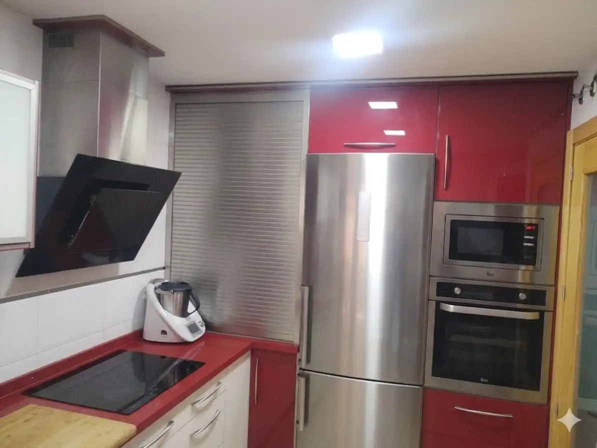 Piso en venta en Calle Reina Sofia, 11, PAU 2-600 Cocina de Piso en venta en Puertollano con Aire acondicionado y Piscina