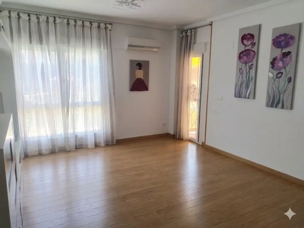 Piso en venta en Calle Reina Sofia, 11, PAU 2-600 Sala de estar de Piso en venta en Puertollano con Aire acondicionado y Piscina