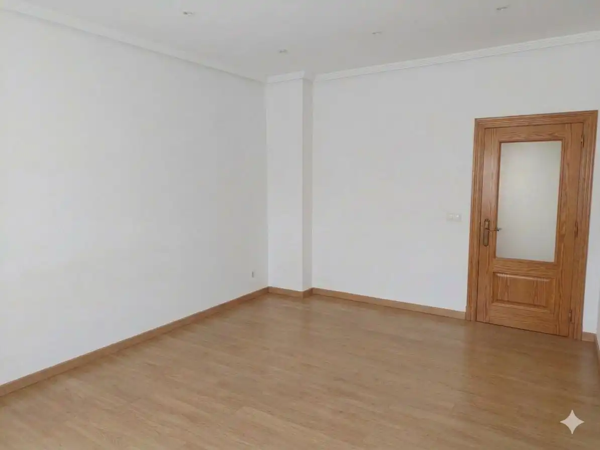 Piso en venta en Calle Reina Sofia, 11, PAU 2-600 Habitación de Piso en venta en Puertollano con Aire acondicionado y Piscina