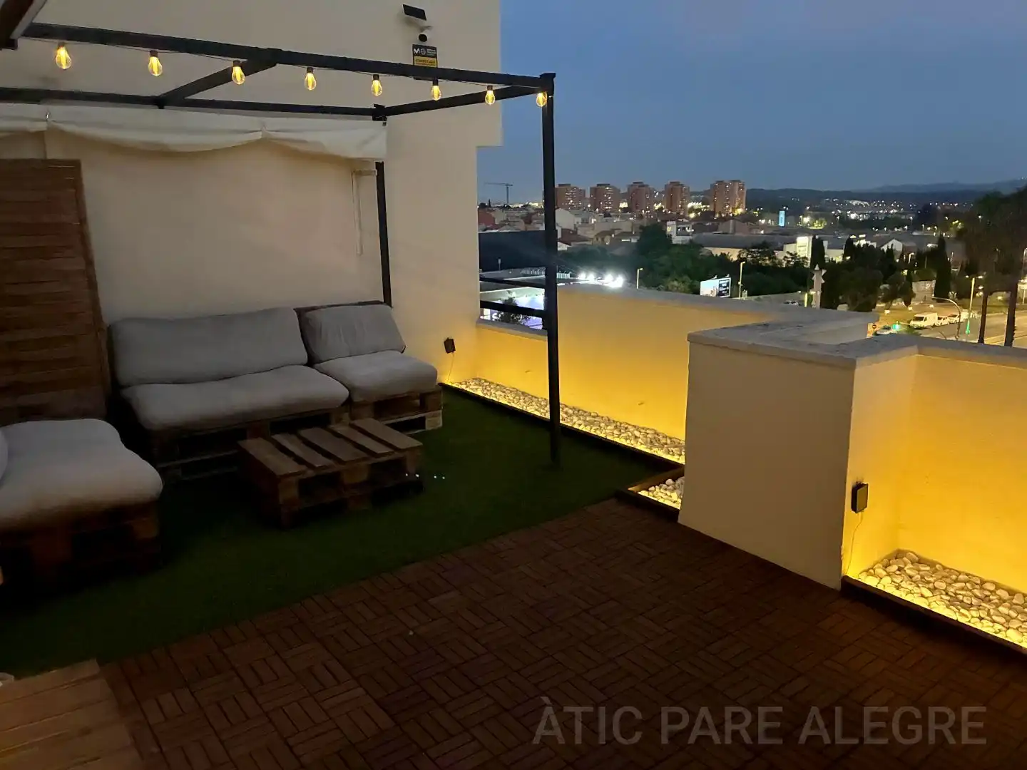Ático en venta en Rambleta del Pare Alegre, 60, La Cogullada Terraza de Ático en venta en Terrassa con Aire acondicionado, Calefacción y Parquet