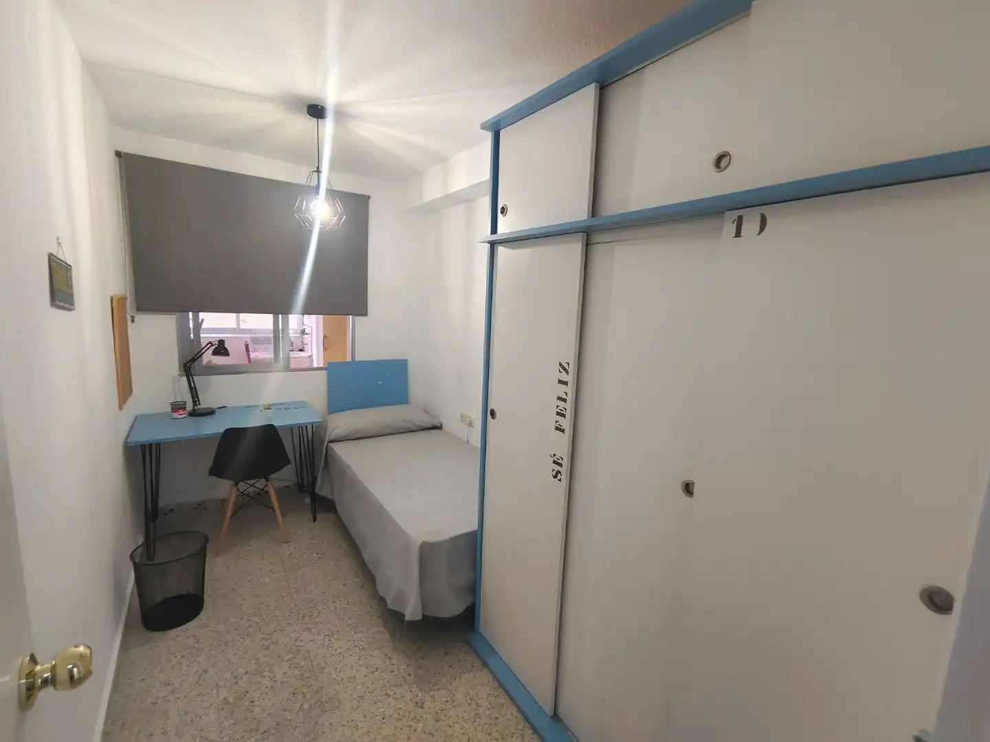 Bedroom of Flat for rent in Granada  with Air Conditioner, Furnished and Balcony
