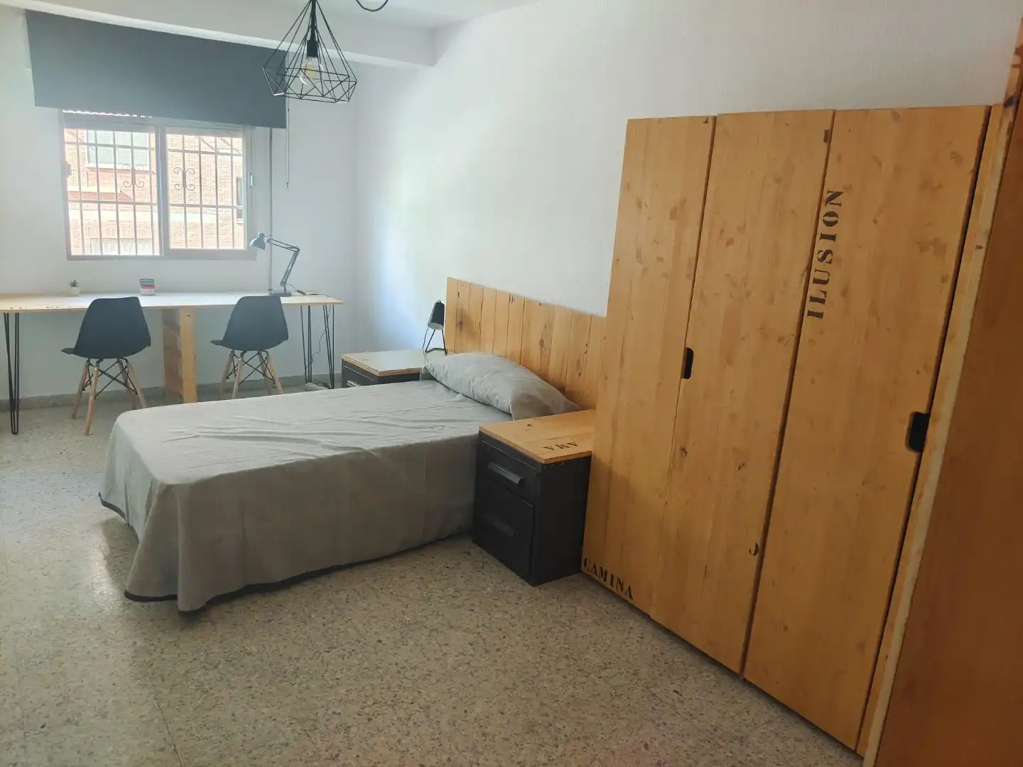 Bedroom of Flat for rent in Granada  with Air Conditioner, Furnished and Balcony