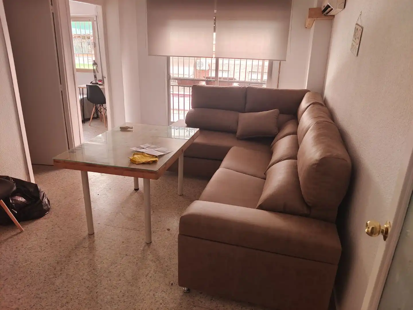 Living room of Flat for rent in Granada  with Air Conditioner, Furnished and Balcony