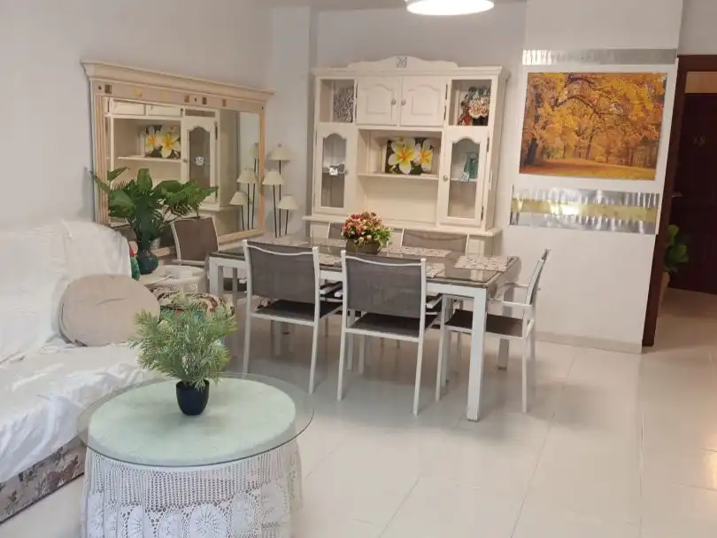 Piso de alquiler en Avenida Juan Carlos I, 96, Casco Antiguo Comedor de Piso de alquiler en Águilas con Amueblado y Balcón