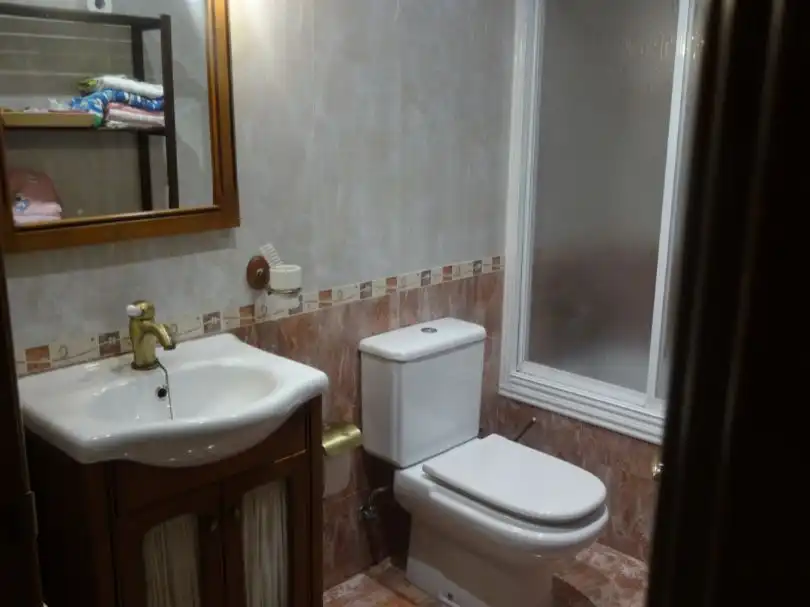 Badezimmer von Wohnung zur Miete in Valle de Hecho mit Heizung, Parkett und Terrasse