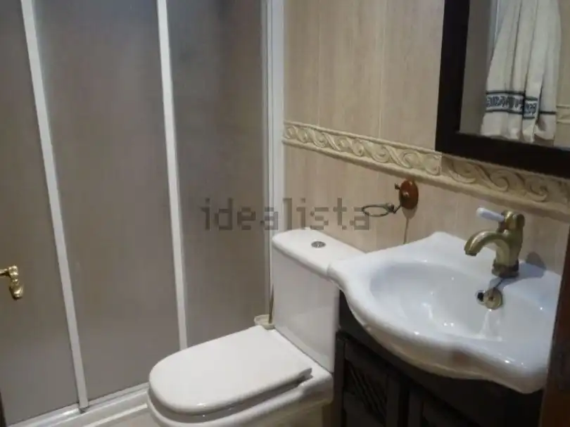 Badezimmer von Wohnung zur Miete in Valle de Hecho mit Heizung, Parkett und Terrasse