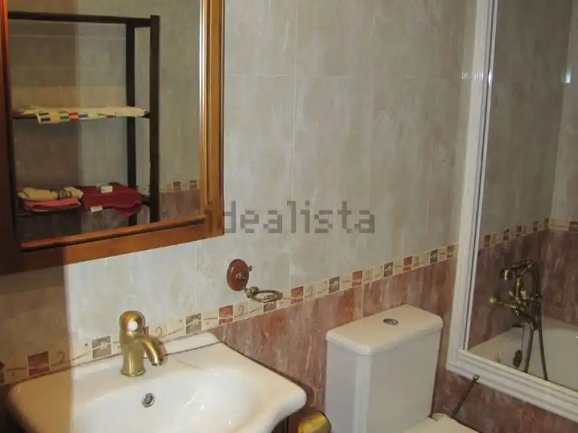 Badezimmer von Wohnung zur Miete in Valle de Hecho mit Heizung, Parkett und Terrasse