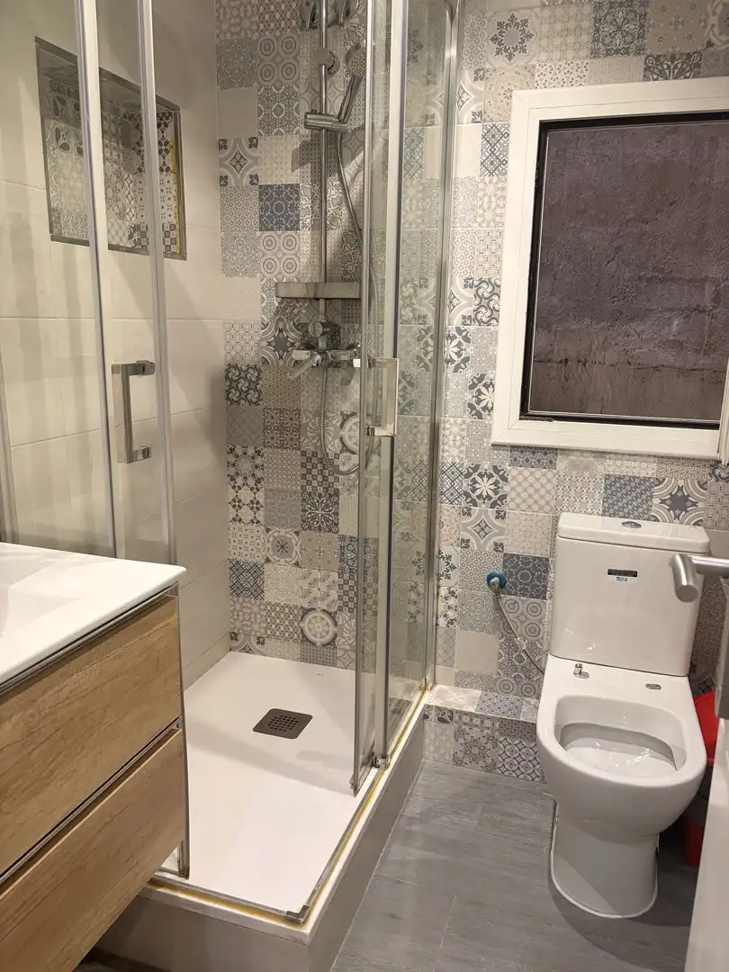 Piso de alquiler en Avinguda del Paral·lel, El Raval Baño de Piso de alquiler en Barcelona